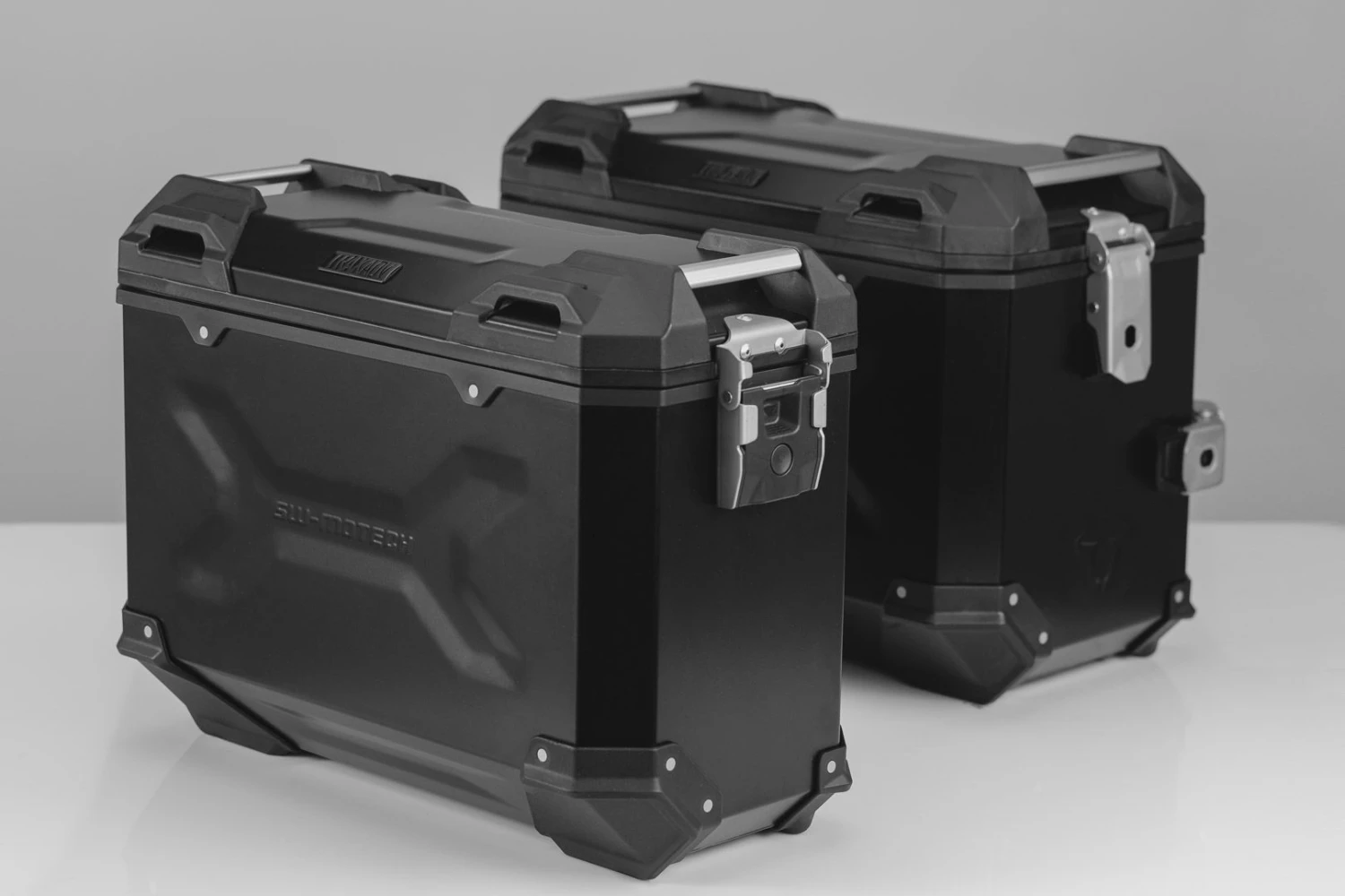 SW-Motech Koffersysteem Trax Adventure Zwart 45/45L Honda NC 700/750 S/X 4 SW-Motech Koffersysteem Trax Adventure Zwart 45/45L Honda NC 700/750 S/X - Afbeelding 4